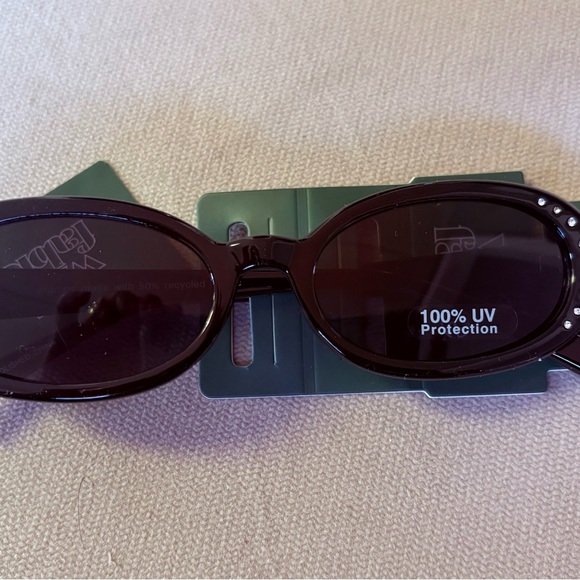 Wild Fable Dark Sunglasses - Picture 1 of 4